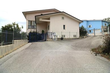 2 LOCALI A CAMPOBASSO