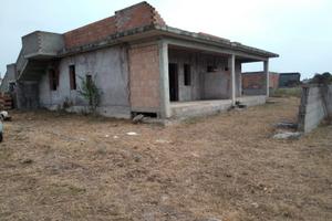 VILLA con 2 appartamenti+altri 3al 1^Piano