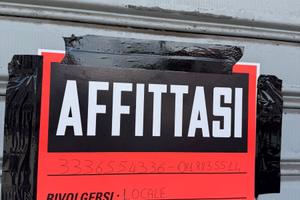 Bel locale / garage su fronte strada