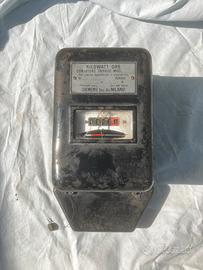 Vecchio contatore elettrico