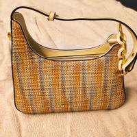 borsa con finiture di paglia colorata