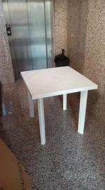 Tavolo in plastica bianco 