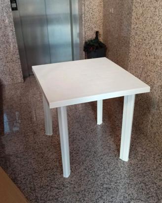 Tavolo in plastica bianco 
