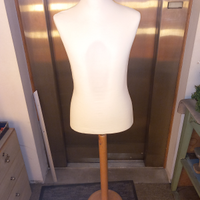 Busto negozio e vetrina