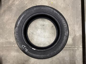 Goodyear 215/55 R17 98w