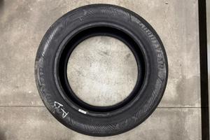 Goodyear 215/55 R17 98w