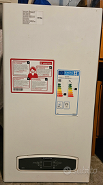Caldaia Ariston Cares X 24 CF - camera aperta