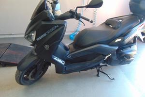 Yamaha X-Max 400 Momo design grigia anno 2015 km 4