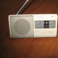 Radio a transistor SONY  mod   ICF 380