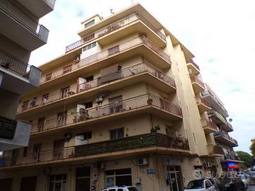 Appartamento di 150 m² con 4 locali a Reggio Calab