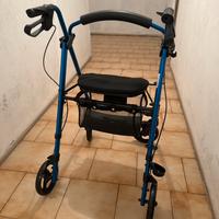 Rollator per anziani, richiudibile