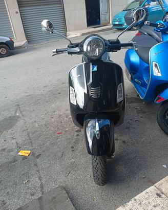 vespa GTS 250
