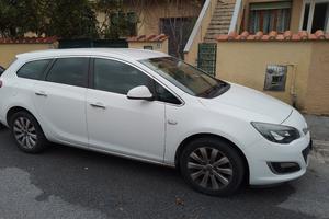 Opel Astra Sport Tourer 110cv