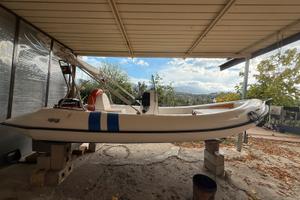 Gommone in vetro resina