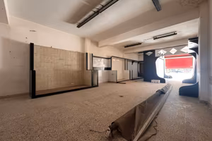 CONTESSE - Locale commerciale Cat. C/1, 2 vetrine