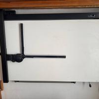 Tecnigrafo con supporto a muro