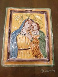 Antica placca in terracotta smaltata Madonna con B