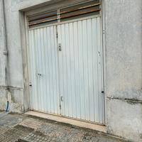 Portone basculante