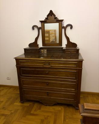 Grande comò antico in noce con specchio originale