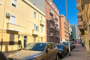 Cagliari, San Benedetto del 2010 con p.auto