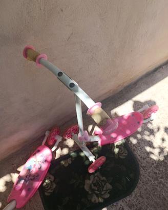 Monopattino a tre ruote