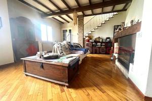 Villa bifamiliare Viano [Cod. rif V143VRG]