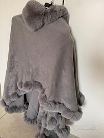 Mantella con pelliccia