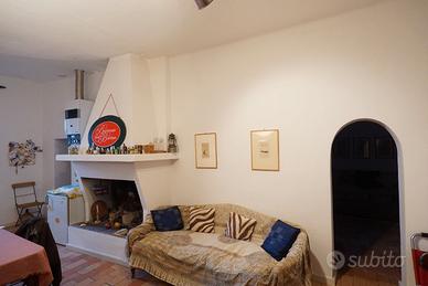 divano vintage completamente rifatto