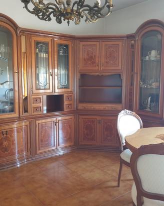 Sala angolare in stile classico