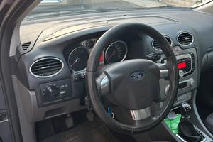 ford focus titanium