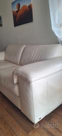 Divani in pelle bianco /crema  2 e 3 posti 