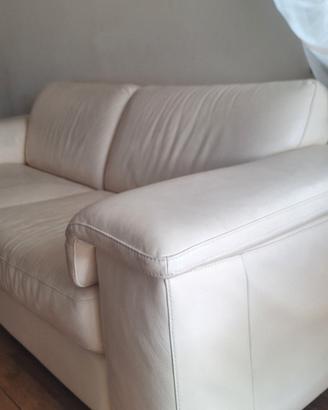 Divani in pelle bianco /crema  2 e 3 posti 