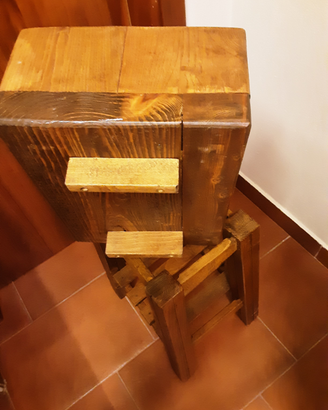 Batticarne in legno con cavalletto artigianale