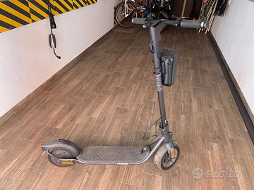 Monopattino elettrico Segway-Ninebot Kick Scooter