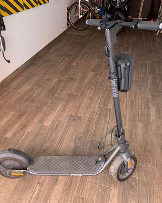 Monopattino elettrico Segway-Ninebot Kick Scooter