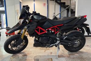 APRILIA DORSODURO 900 (MAXI-MOTARD) PARI AL NUOVO!