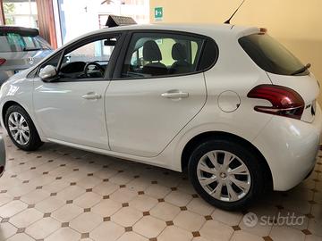 Auto Peugeot 208 hdi 75 cv 1.6 cc N1 Active