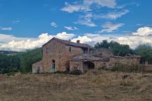 CL19 - Casale tipico toscano da ristrutturare con