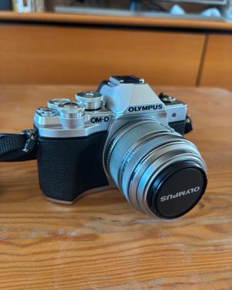 Olympus OM-D E-M10 III mirrorless