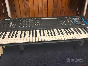 sintetizzatore modx 61