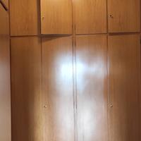 armadio in legno a 8 ante