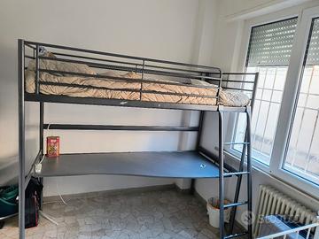 Letto singolo a soppalco con scrivania 