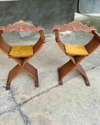 Coppia di Sedie Savonarola Vintage in Legno