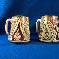 coppia di boccali antichi in ceramica