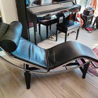 Chaise Longue Le Corbusier Cassina non originale 