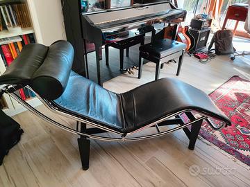Chaise Longue Le Corbusier Cassina non originale 