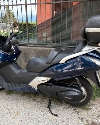HONDA SILVER WING 600