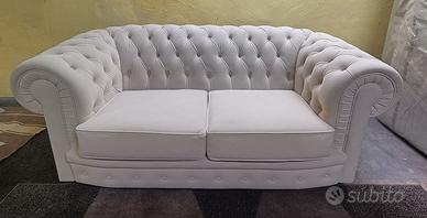 DIVANO  CHESTER MARCA LIVING IN BUONE CONDIZIONI