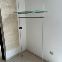 Staffe appendiabiti mensole negozio abbigliamento