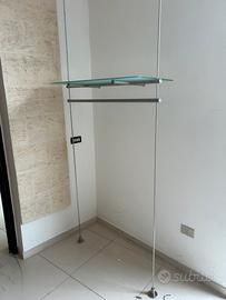 Staffe appendiabiti mensole negozio abbigliamento